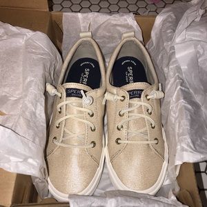 women's crest vibe micro gingham sneaker